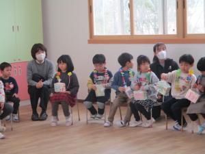 ５さい