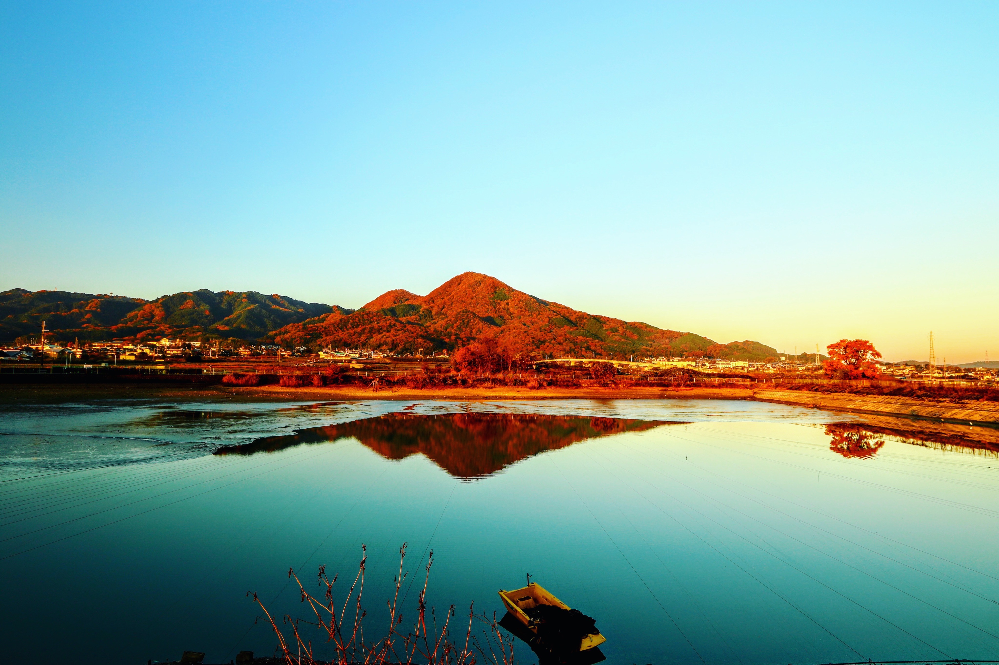 「二上山を望む千股池湖畔」の画像