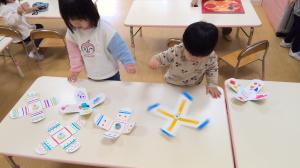 こま回しをしているところ