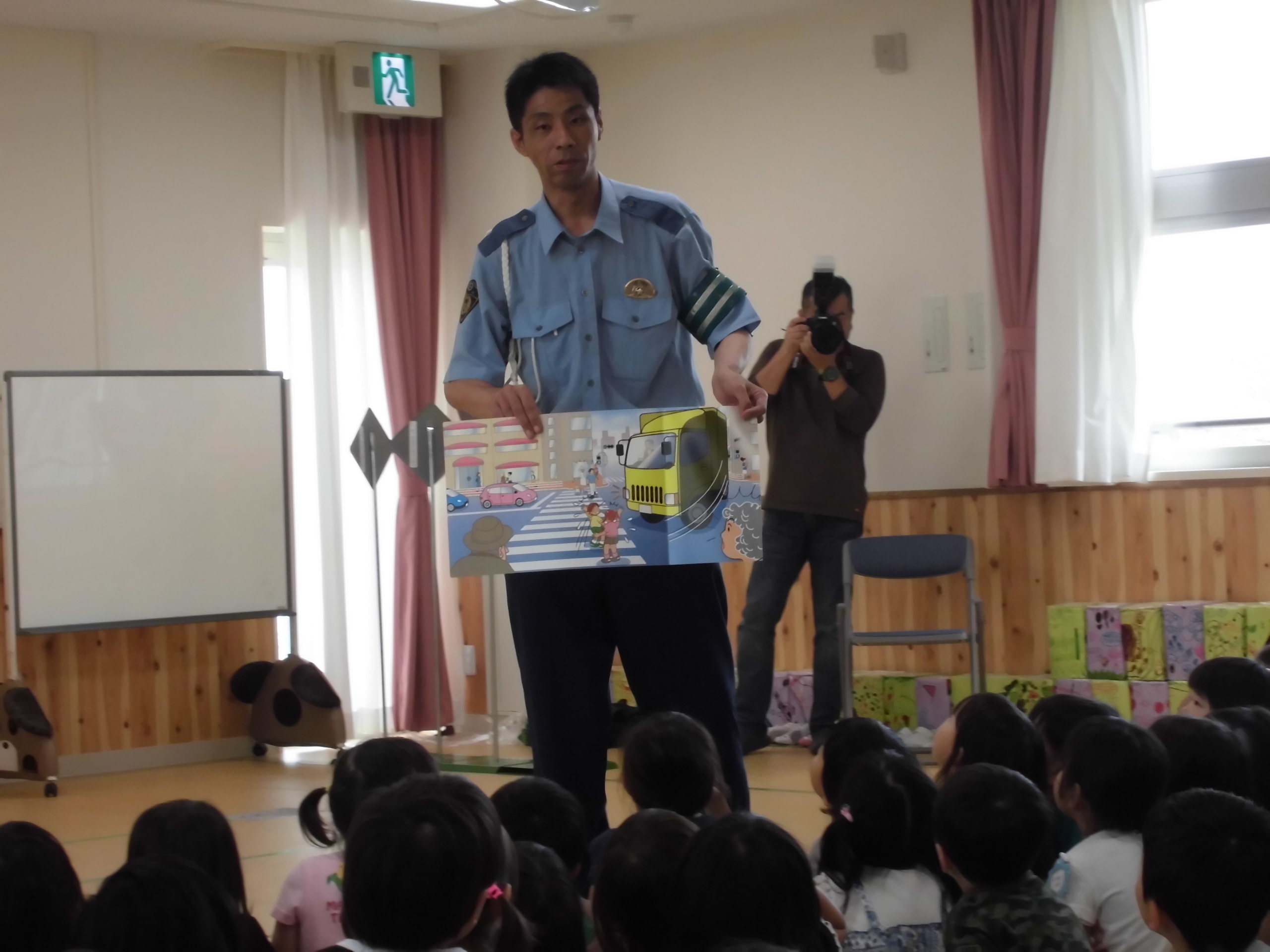 6月21日、交通安全教室があり、3、4、5歳児が参加しました。の画像5
