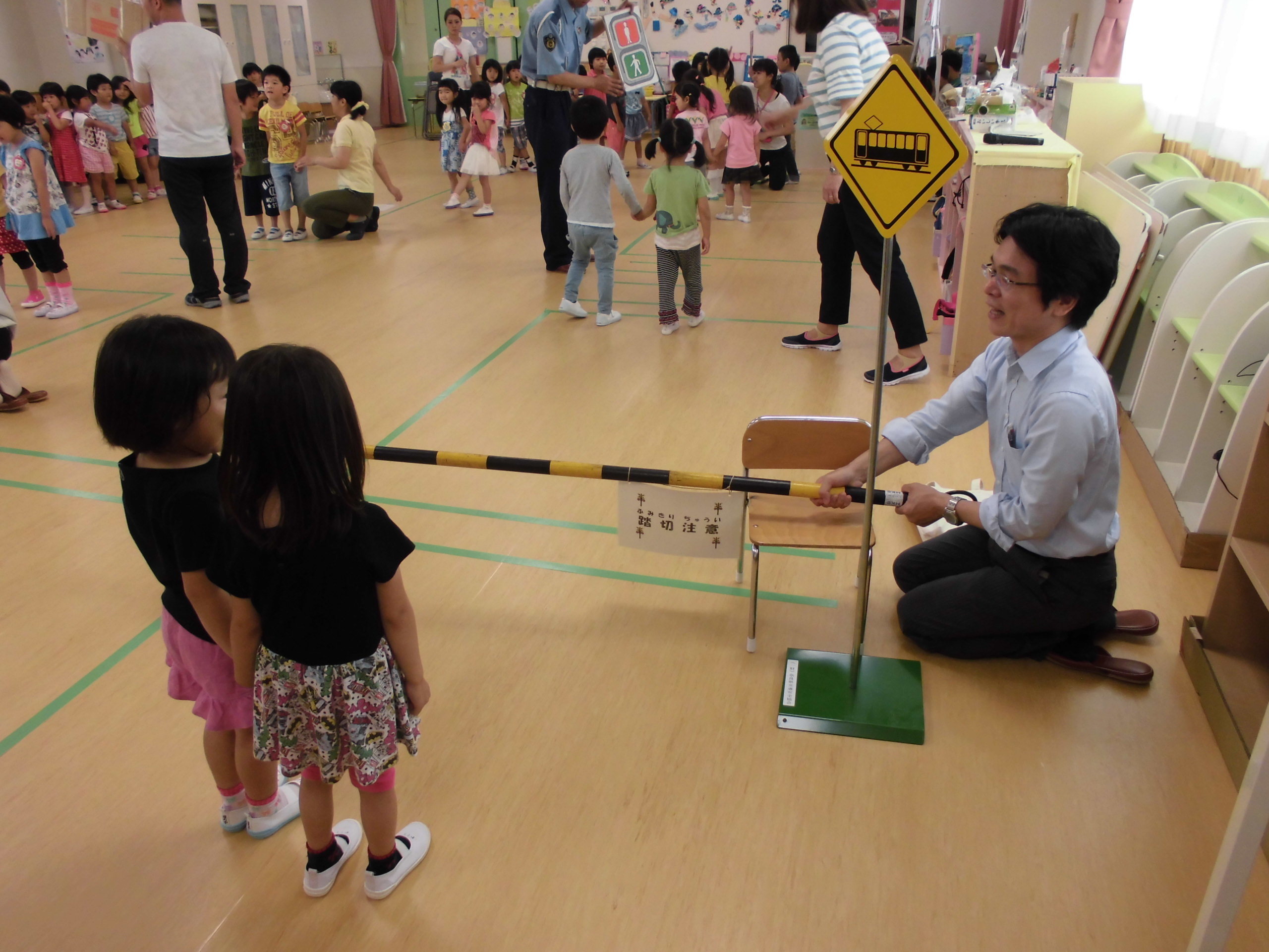 6月21日、交通安全教室があり、3、4、5歳児が参加しました。の画像7