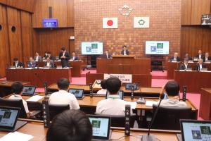 議会中の様子1