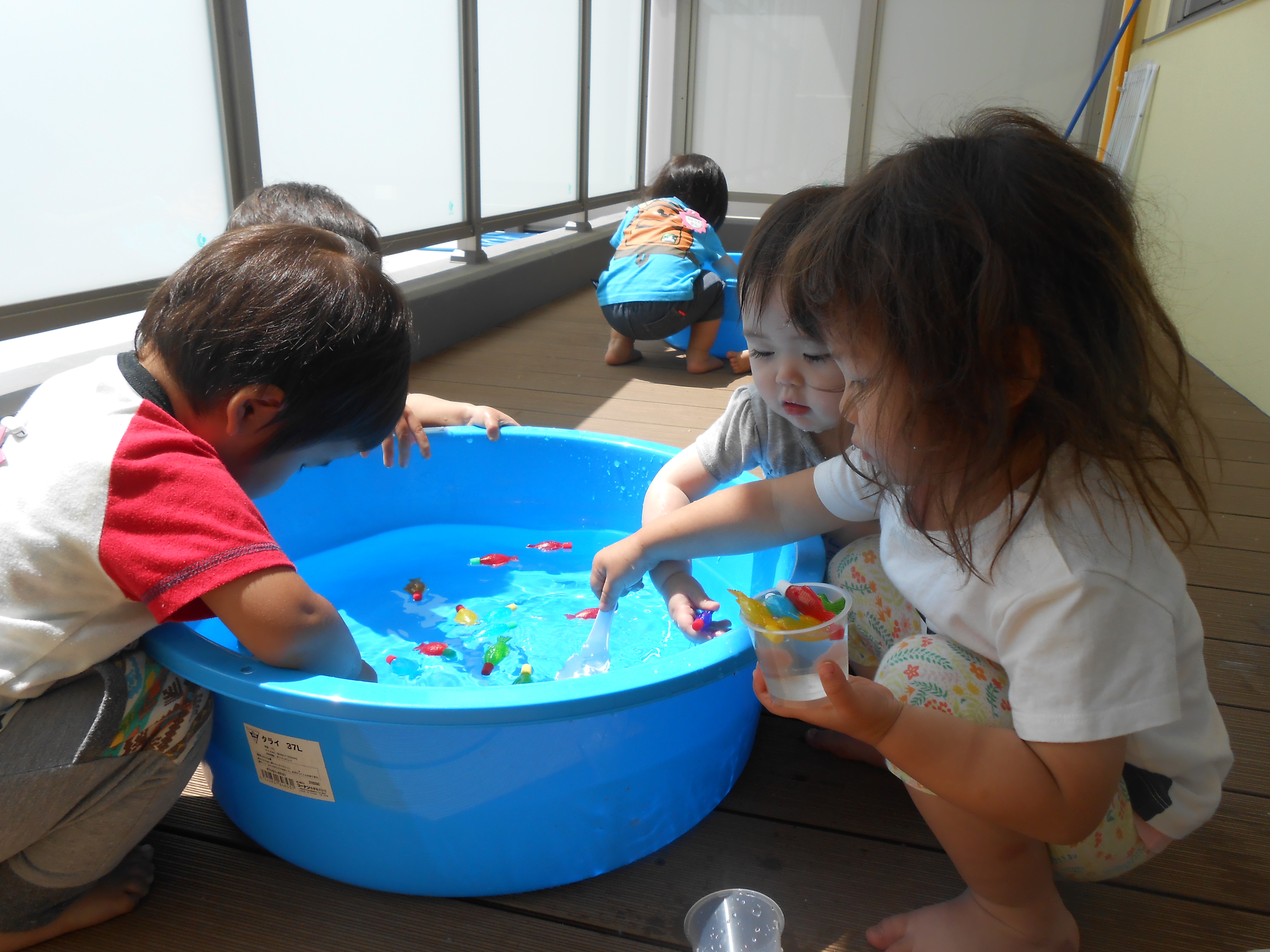 水遊び楽しいね(0.1.2.3歳児)の画像3