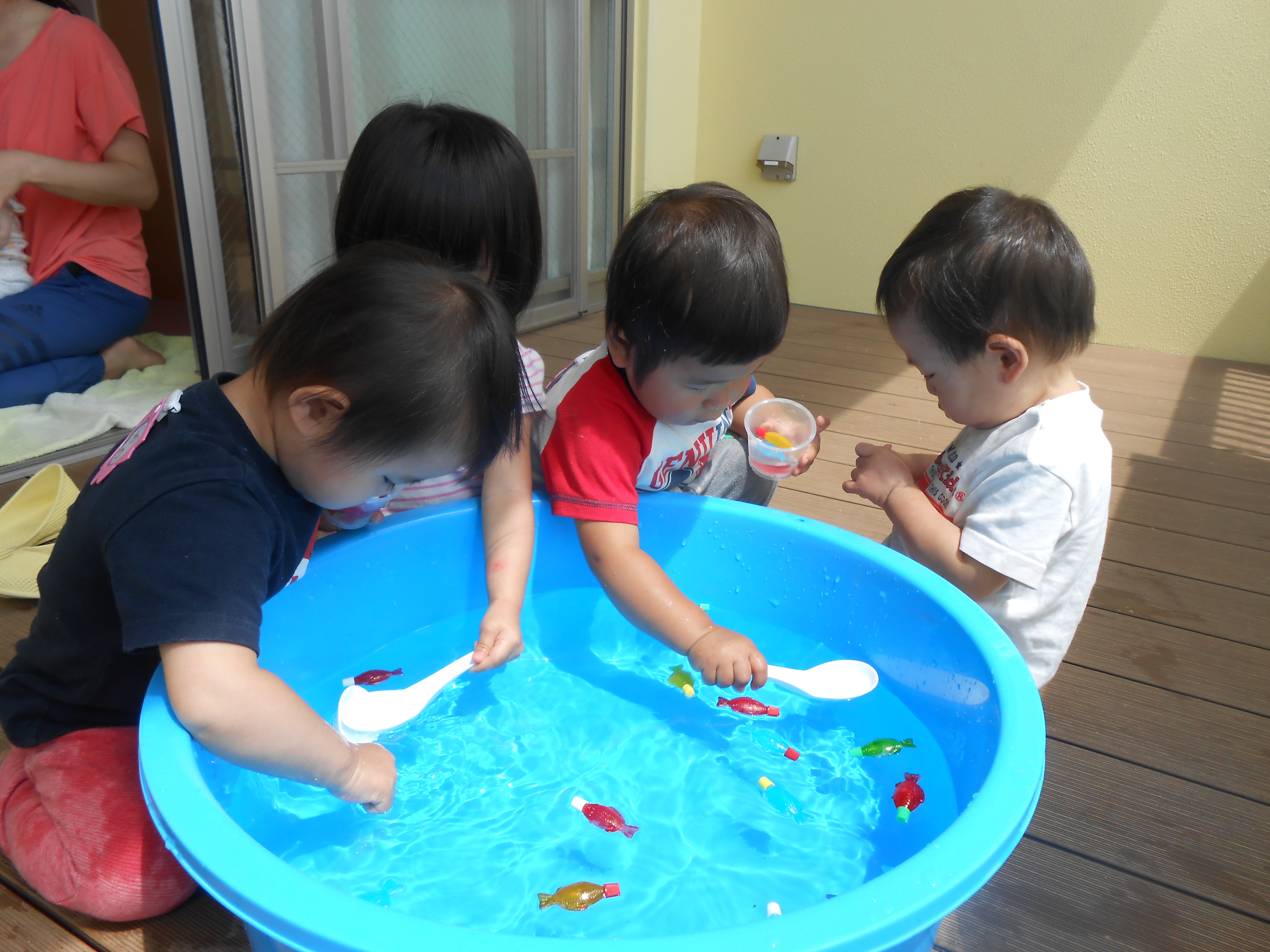 水遊び楽しいね(0.1.2.3歳児)の画像4