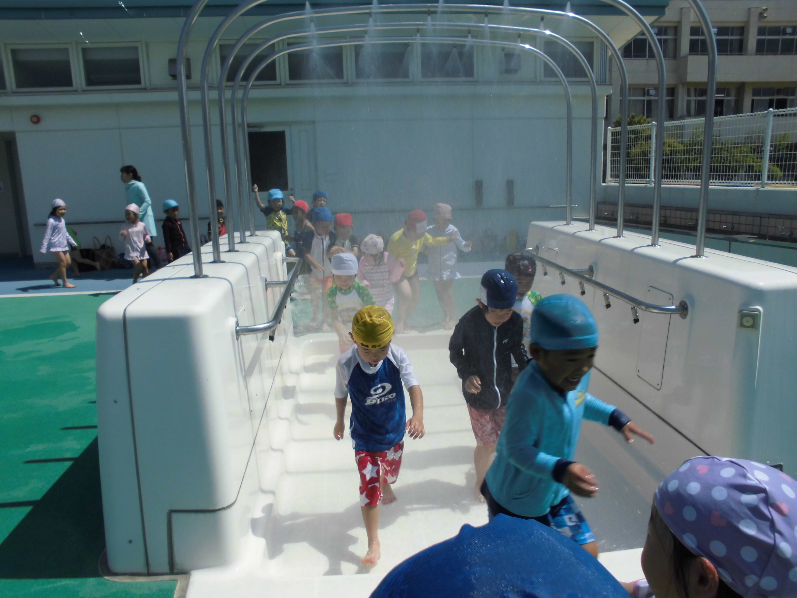 三和小学校へプール遊びに行きましたの画像3