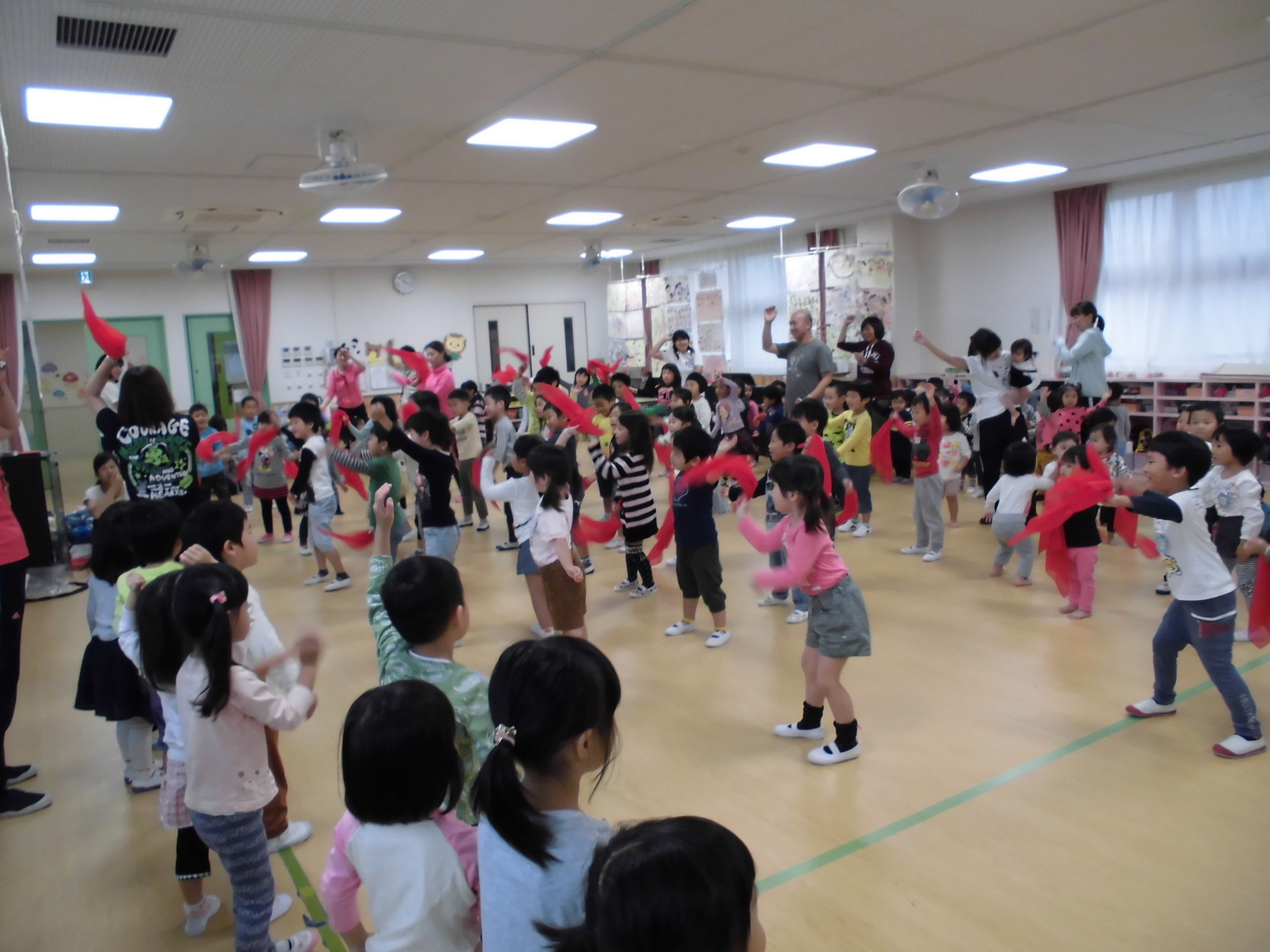 10月16日（月曜日）運動会ごっこを楽しみました。の画像1