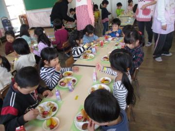 バイキング給食の画像3