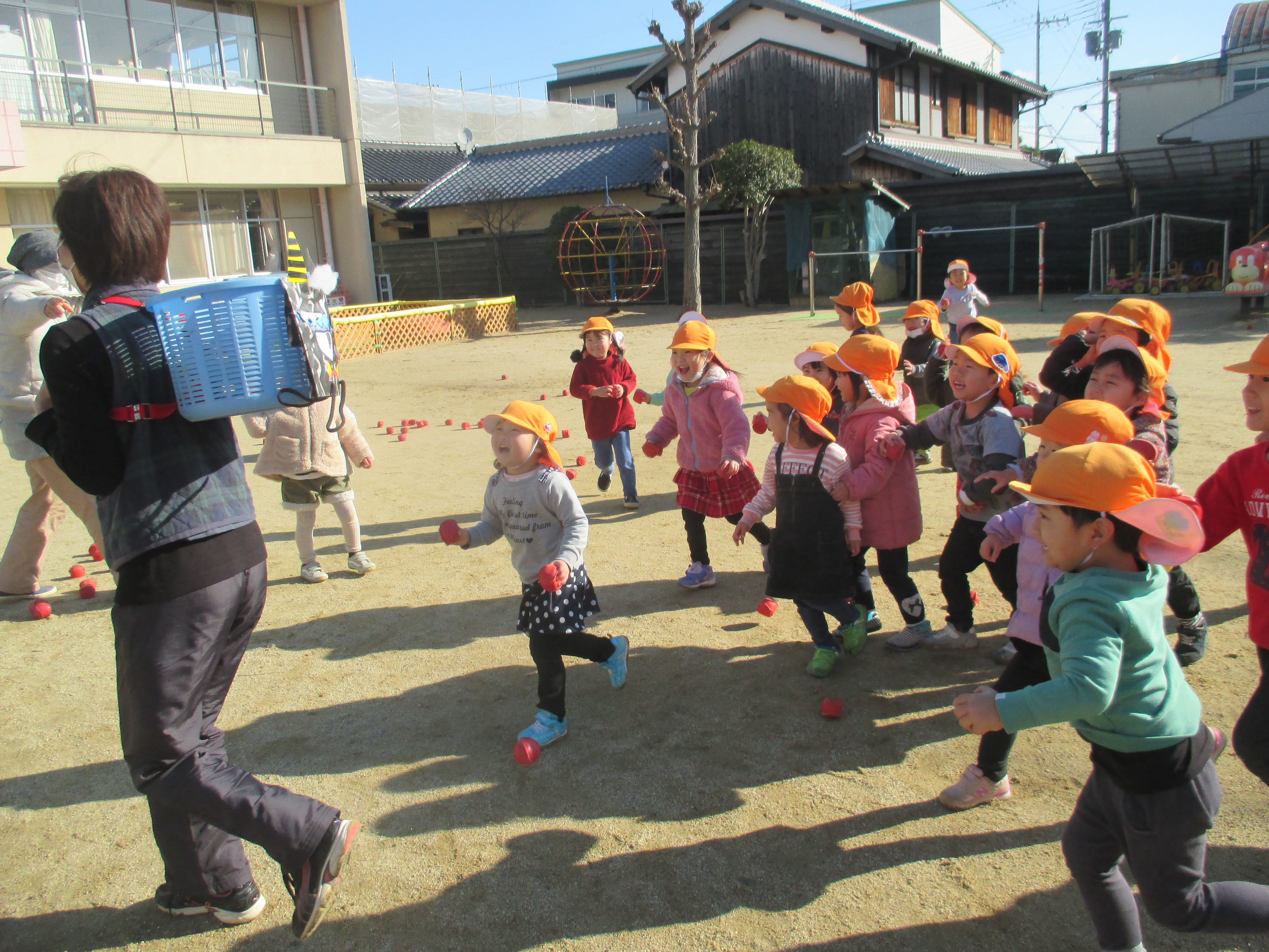 2月1日　節分の玉入れをしましたの画像1