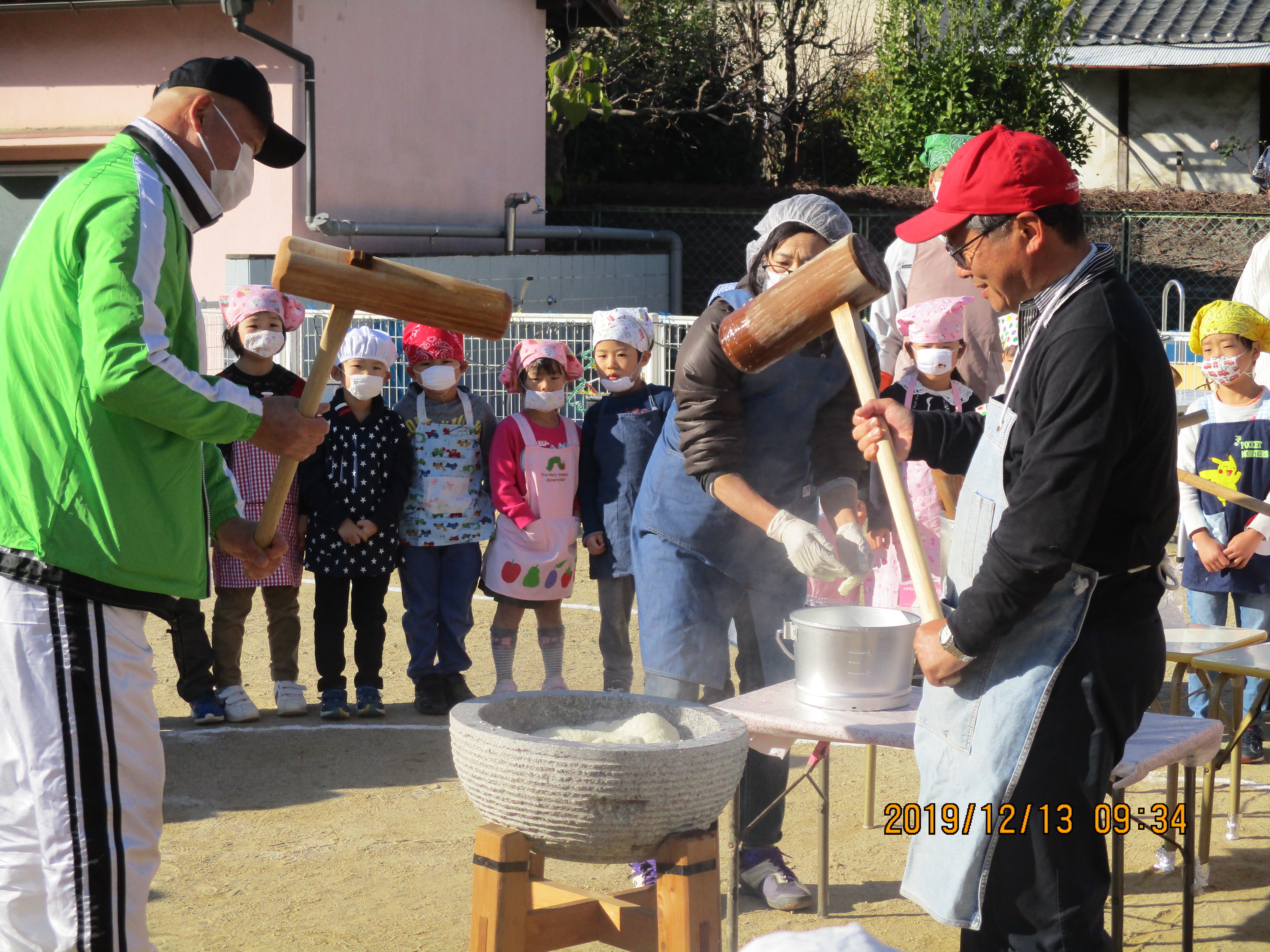 12月13日　おもちつきをしましたの画像1