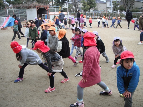 寒い冬の体力づくり！はしりっこをしています。(3，4，5歳児)の画像6