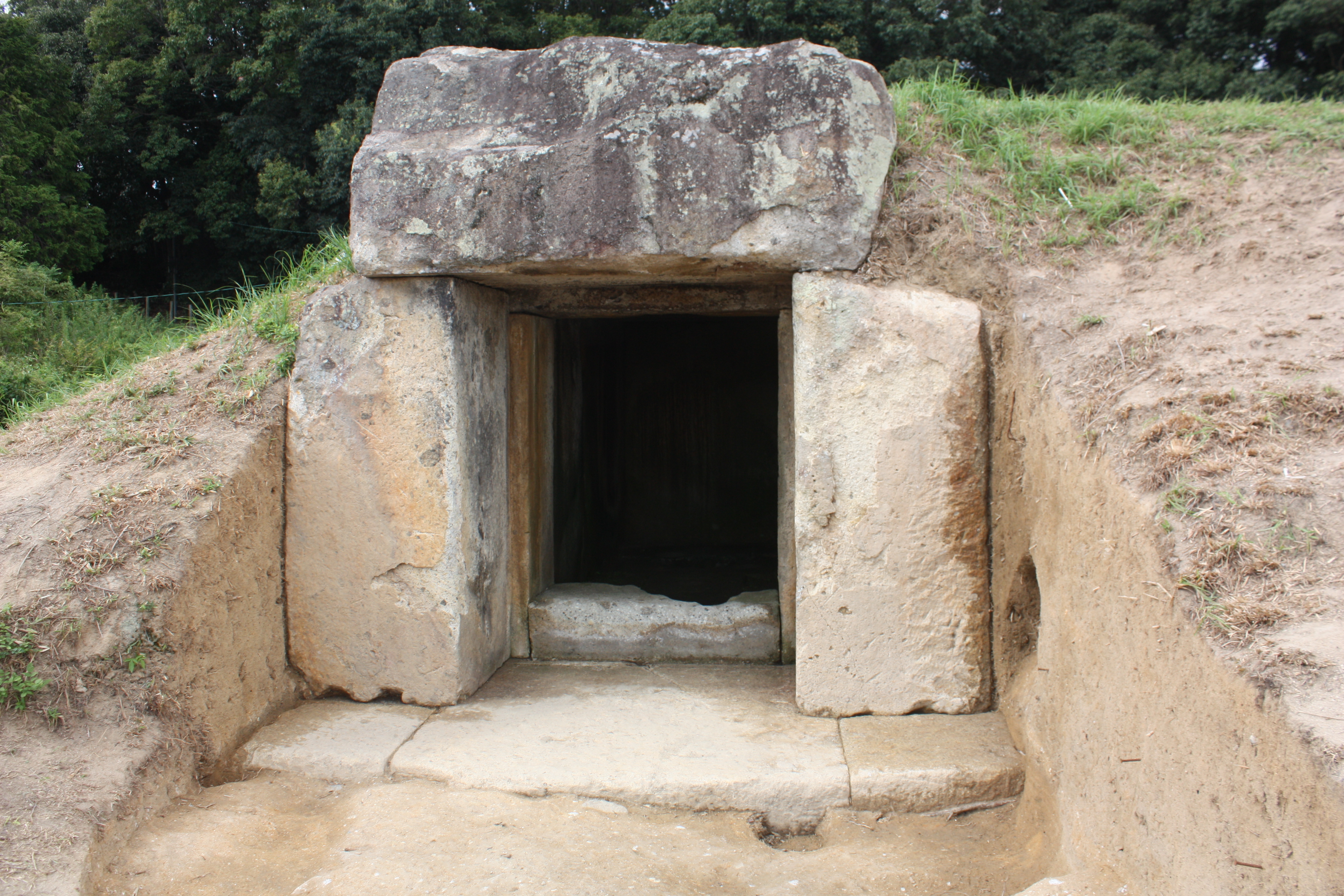 平野塚穴山古墳（整備前）の画像