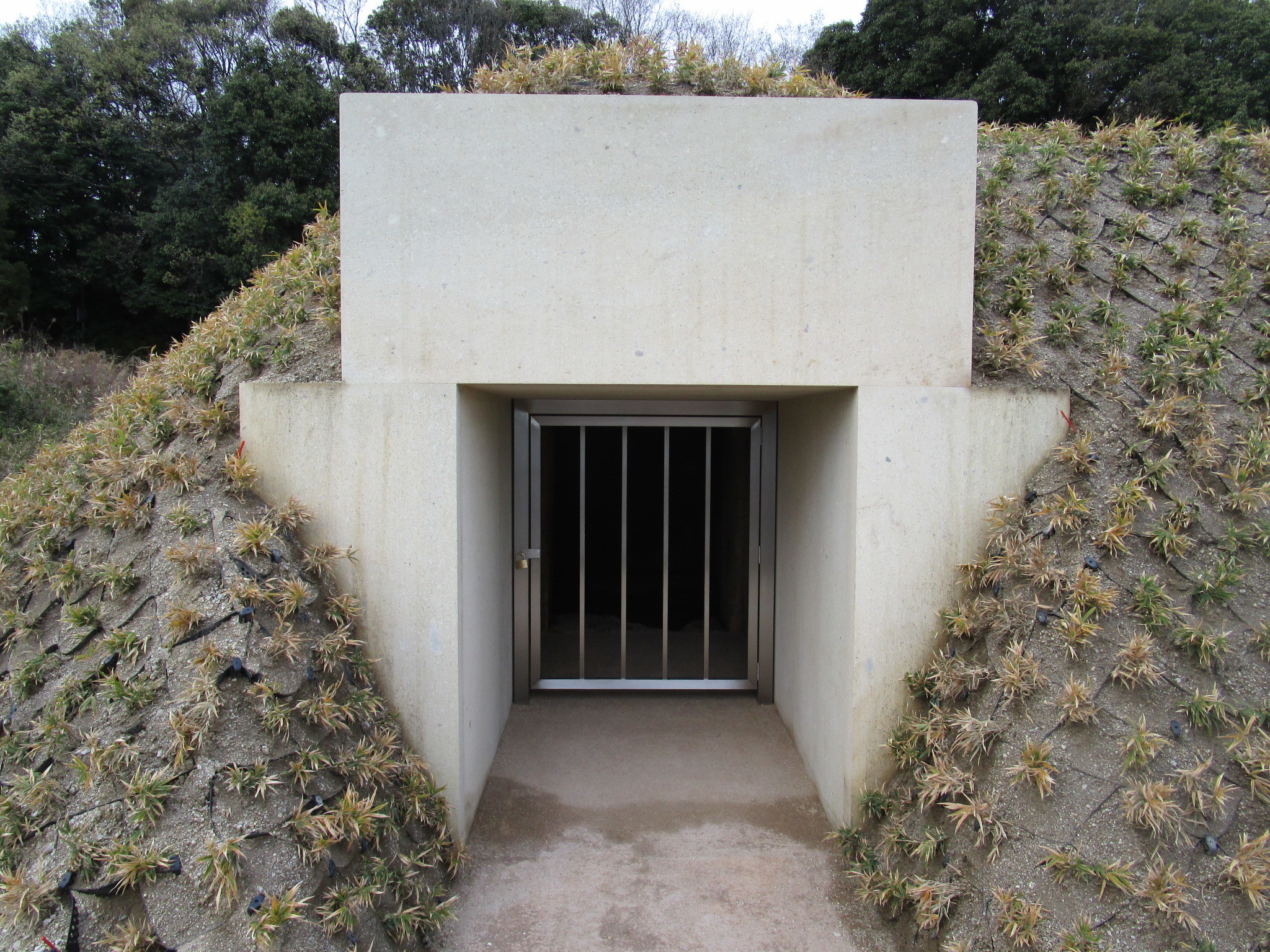 平野塚穴山古墳（整備後）の画像1