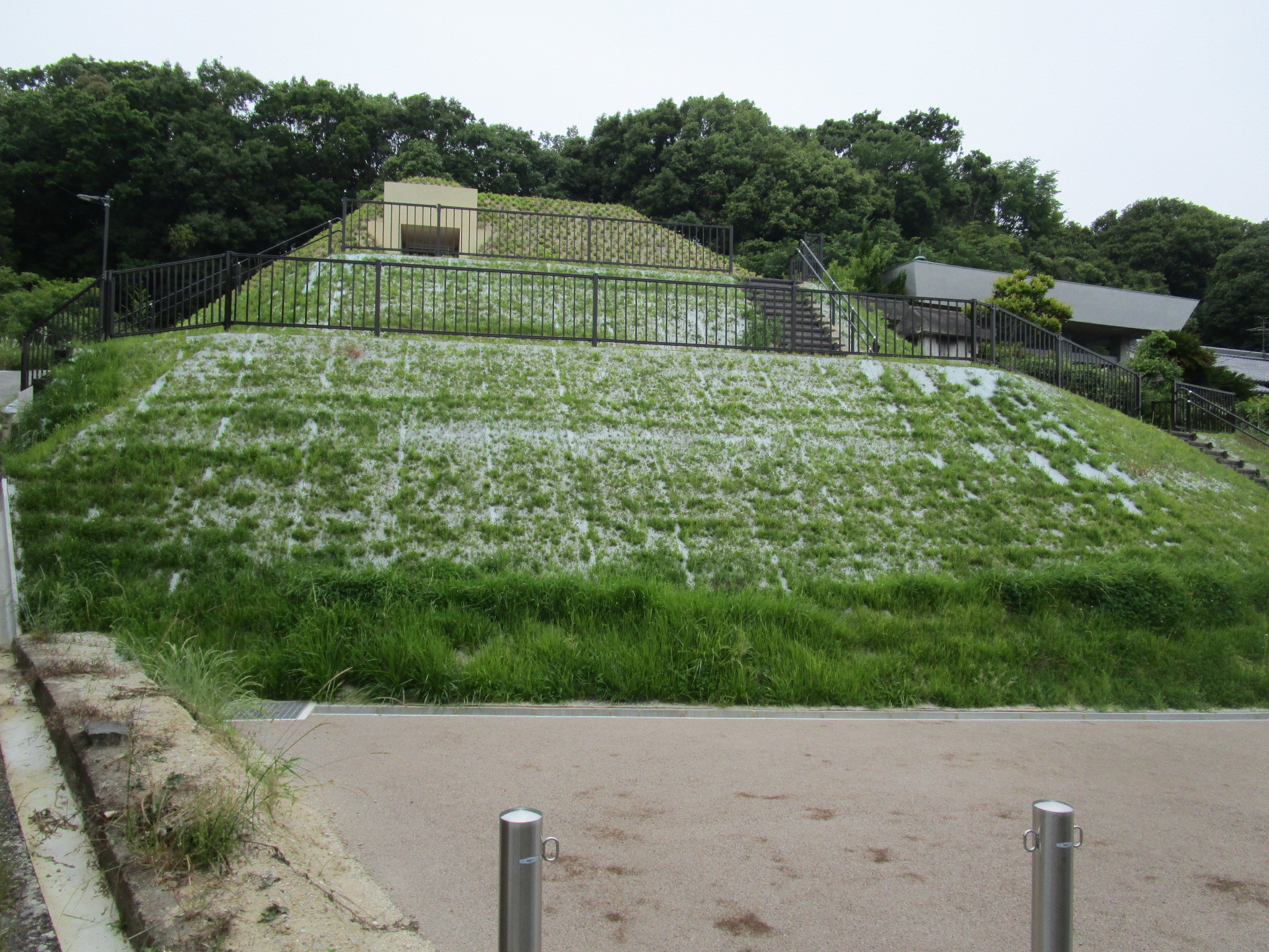 平野塚穴山古墳（整備後）の画像4