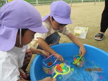 水あそびの様子の画像2