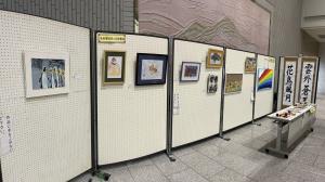 チャレンジドアート展の写真