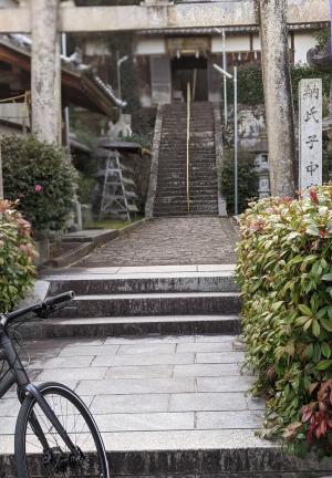 大坂山口神社(穴虫)　地元の力士引退の場