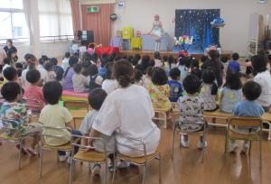 子どもたち後ろ全体