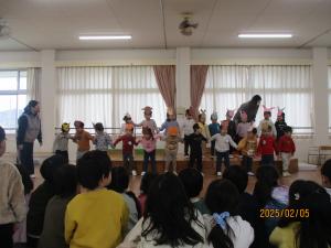 3歳児のオペレッタを見る　５歳児