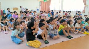 願い事が叶うように願っている　5歳児