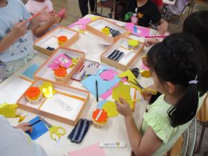 ５歳児七夕製作の様子